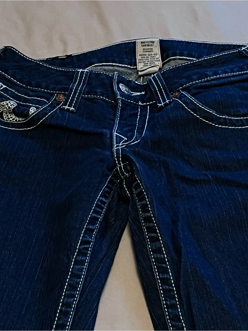 🇺🇸 True Religion Woman’s Low Rise Skinny Jeans with White Stitching & Embroidery - Picture 3 of 16